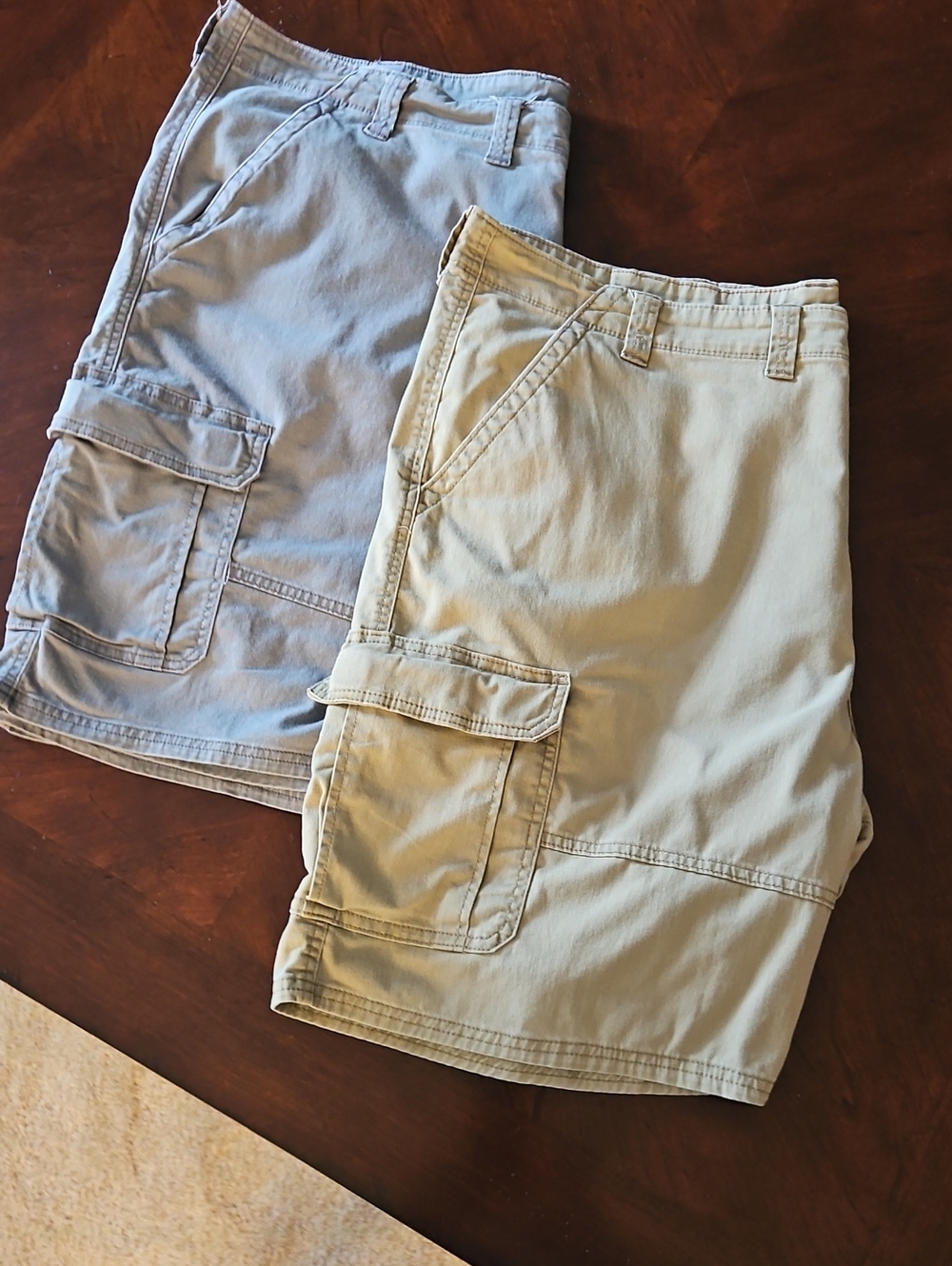 Wrangler Men's Cargo Shorts in  Khaki and Grey 2 Pairs Size 46
